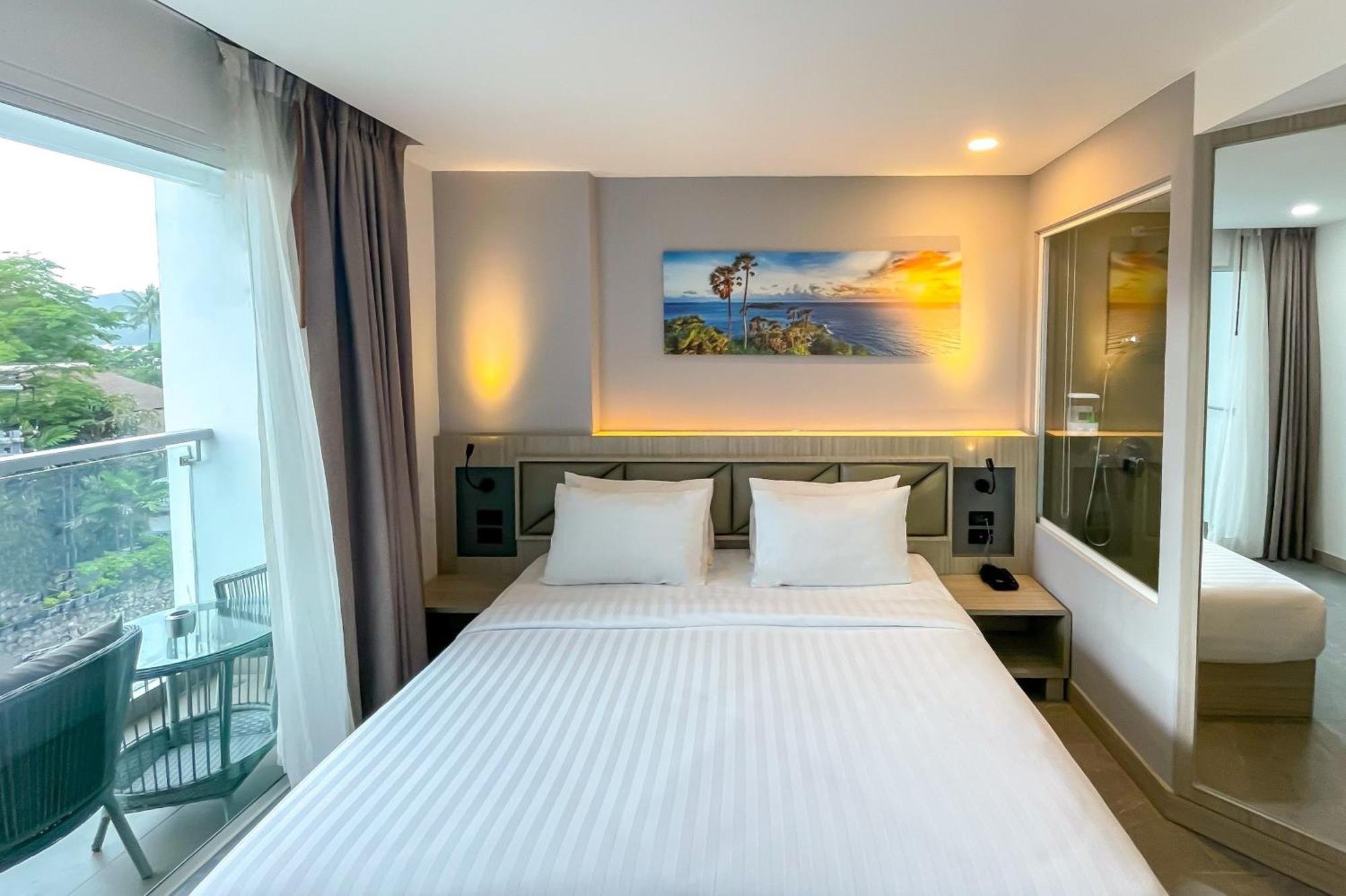 Clarian Hotel Beach Patong Exterior photo