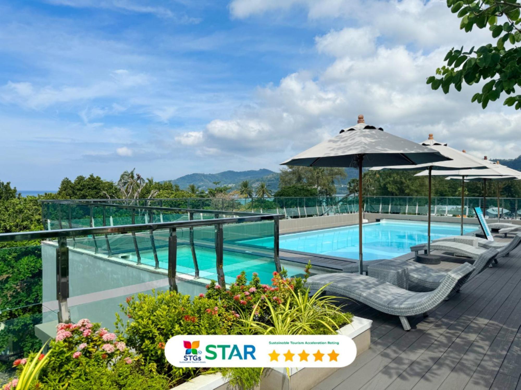 Clarian Hotel Beach Patong Exterior photo