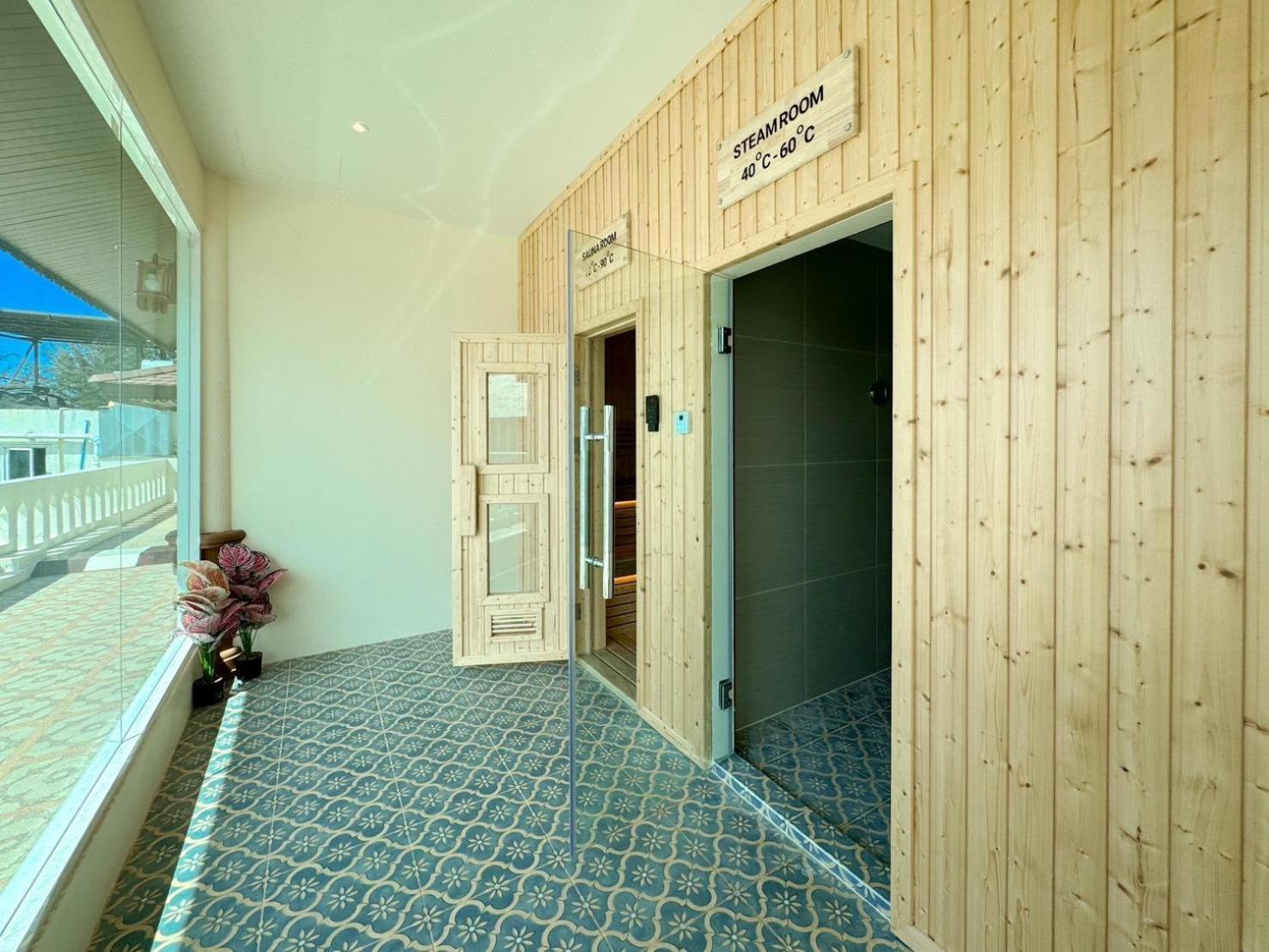 Clarian Hotel Beach Patong Exterior photo